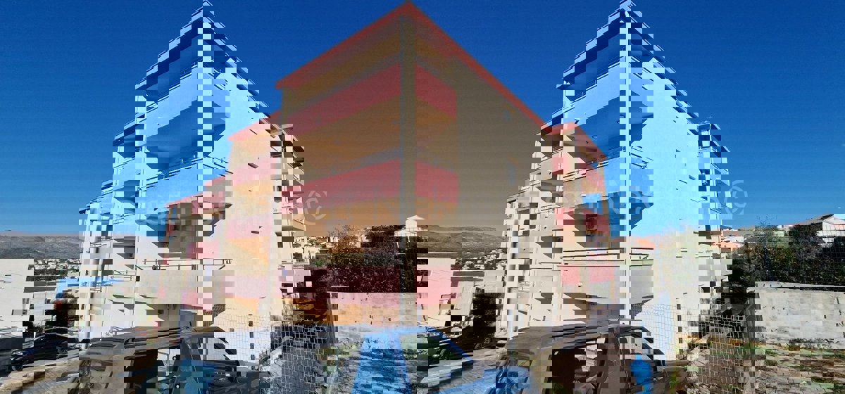 Čiovo, Okrug, 3-bedroom apartment 118 m2, 2nd floor, large terrace, view, furnished