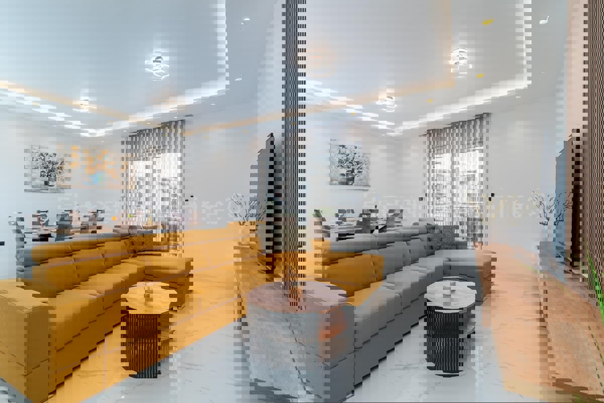 Čiovo, Okrug, 3-bedroom apartment 118 m2, 2nd floor, large terrace, view, furnished