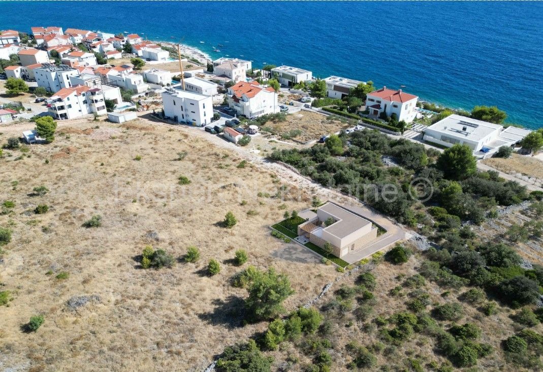 Rogoznica, luxury villa 276 m2 with swimming pool (41m2) only 120 from the sea and beach,