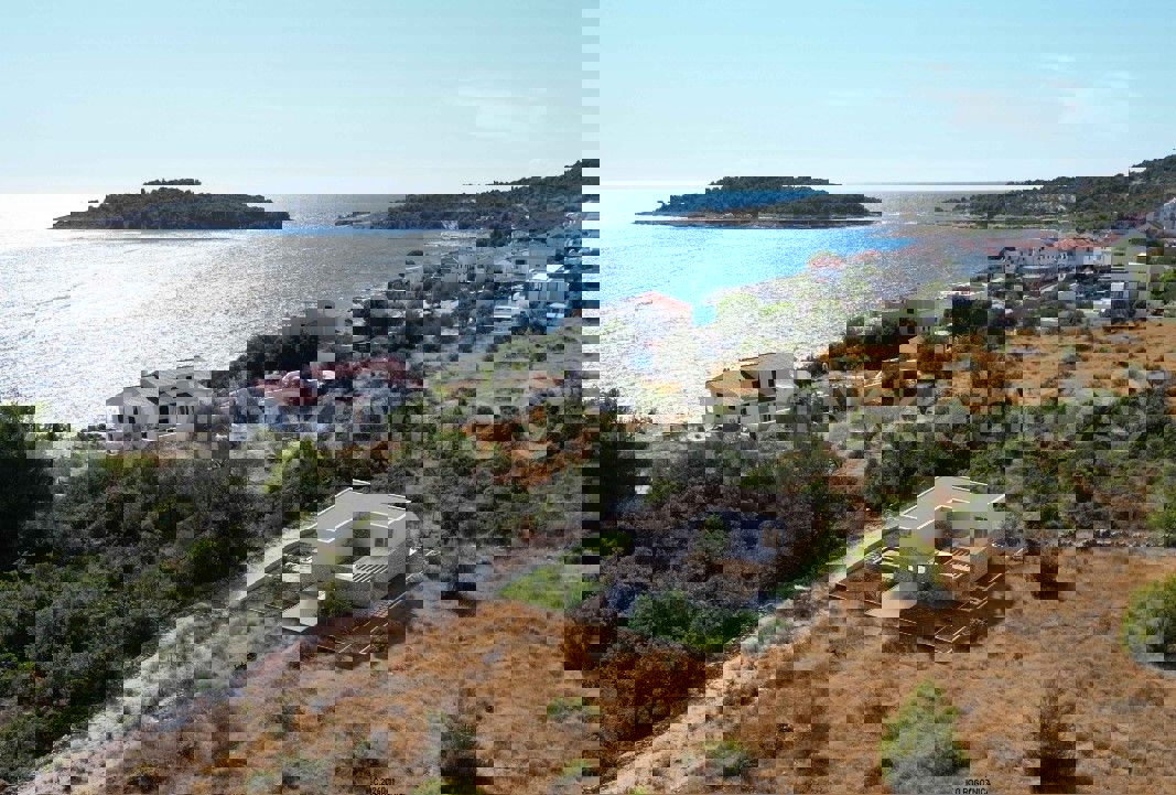 Rogoznica, luxury villa 276 m2 with swimming pool (41m2) only 120 from the sea and beach,