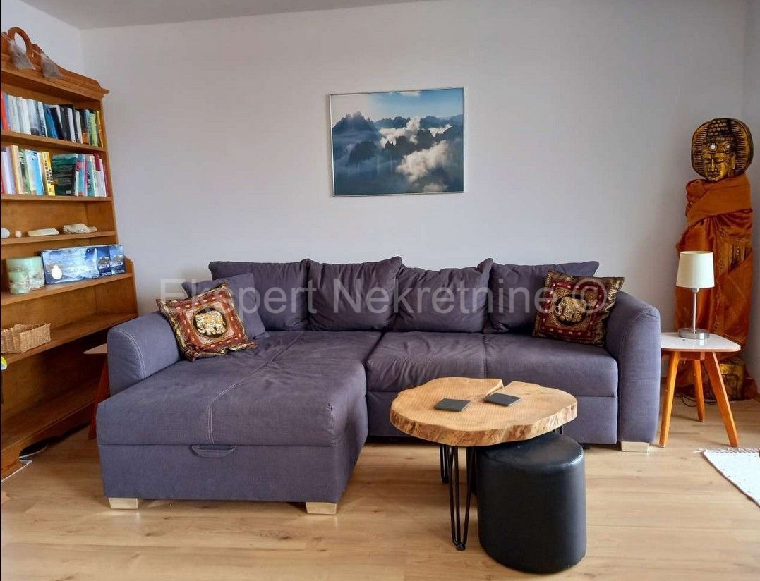 Seget Vranjica, 2-bedroom apartment 81 m2 only 60m from the sea and beach, swimming pool