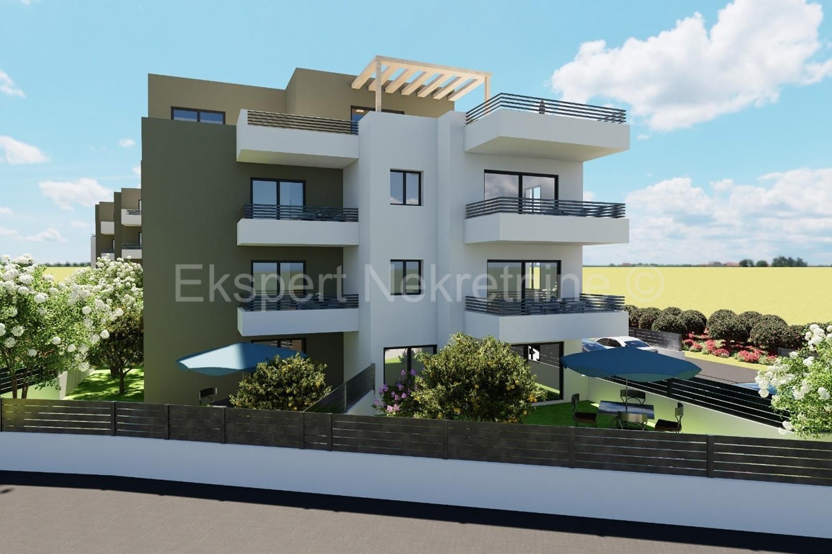 Trogir, 1-bedroom apartment 36 m2 + garden 64 m2, new building, ground floor