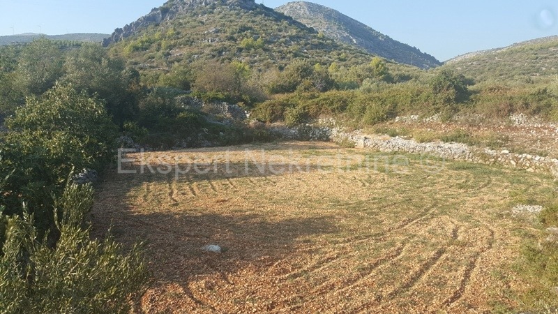 Seget Vranjica, terreno edificabile 1200 m2, 350 m dal mare