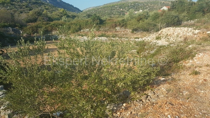 Seget Vranjica, terreno edificabile 1200 m2, 350 m dal mare