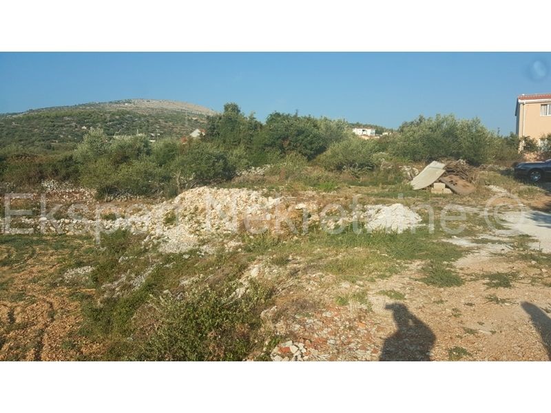 Seget Vranjica, terreno edificabile 1200 m2, 350 m dal mare