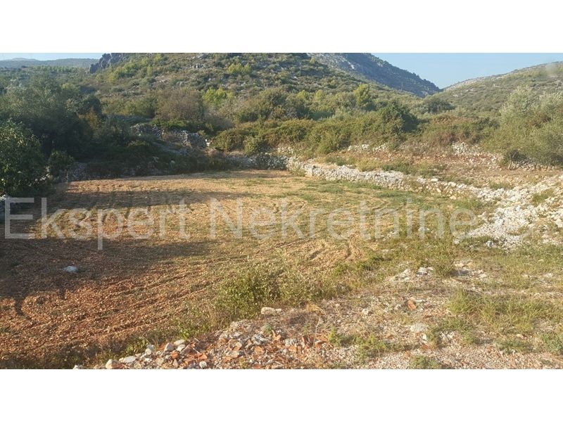 Seget Vranjica, terreno edificabile 1200 m2, 350 m dal mare