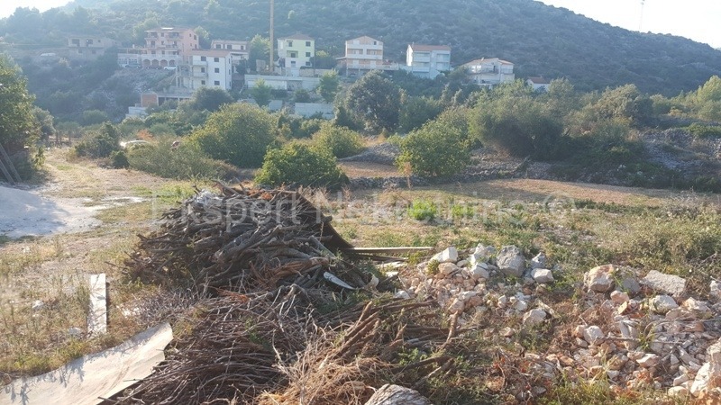Seget Vranjica, terreno edificabile 1200 m2, 350 m dal mare