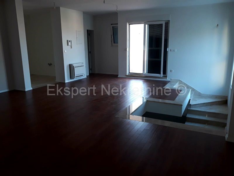 Esclusivo, Marjan 250m2