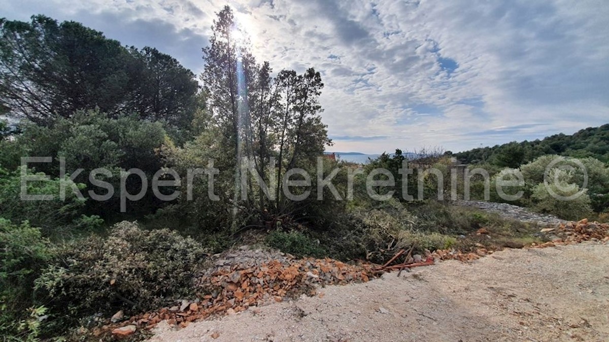 Čiovo, Okrug G, terreno edificabile 506 m2, 190 m dal mare e dalla spiaggia