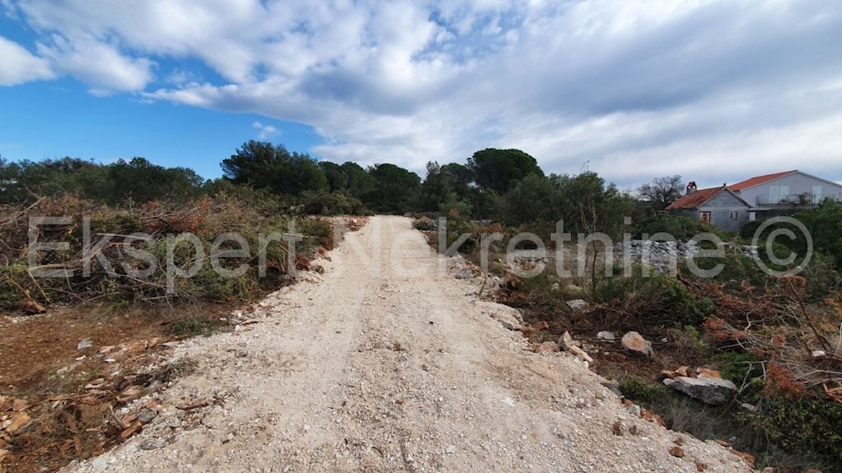 Čiovo, Okrug G, terreno edificabile 506 m2, 190 m dal mare e dalla spiaggia