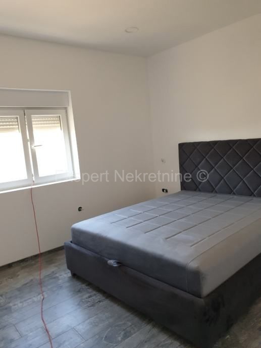 Spalato, Dujmovača, casa a due piani 160m2 con cortile e piscina