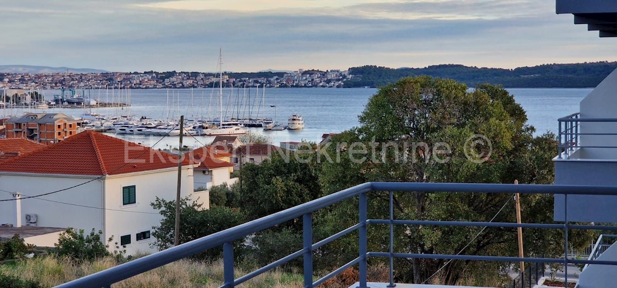 Seget Donji, bilocale 56 m2 in una nuova costruzione, a 230 m dalla spiaggia, parcheggio