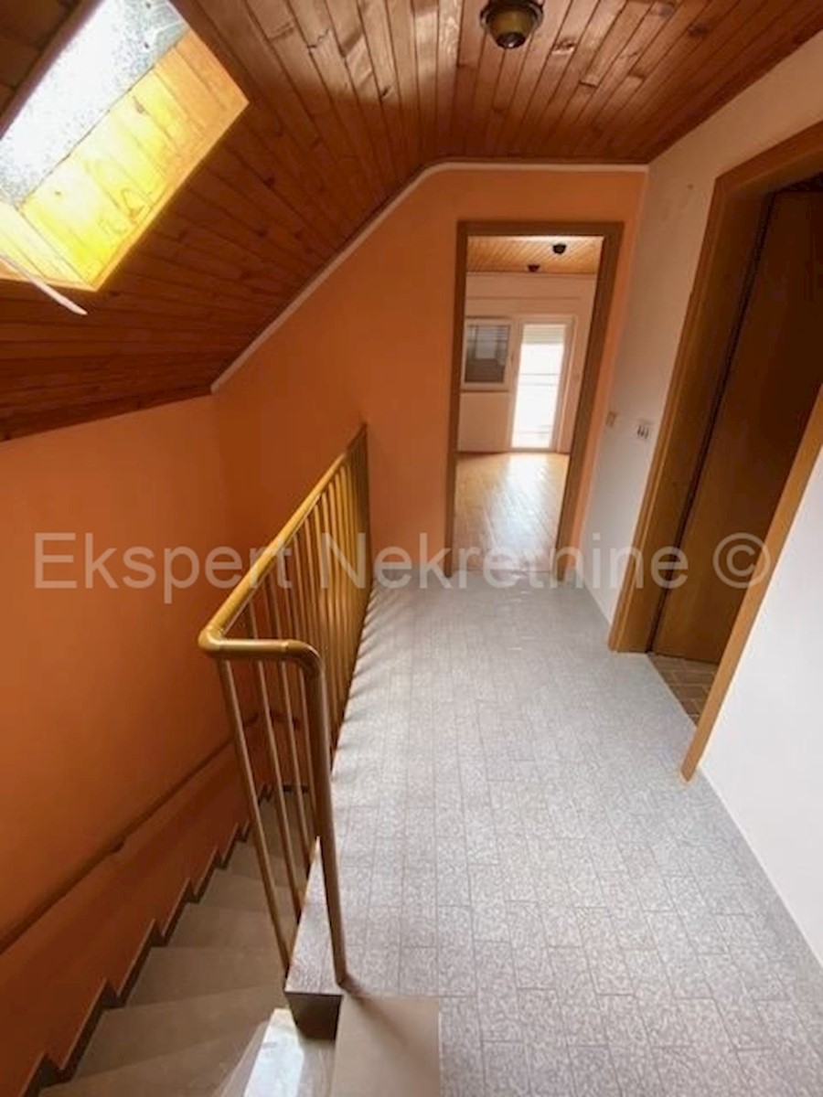 Podstrana, Strožanac, casa a schiera 168m2 con giardino e 14 ore esterne P