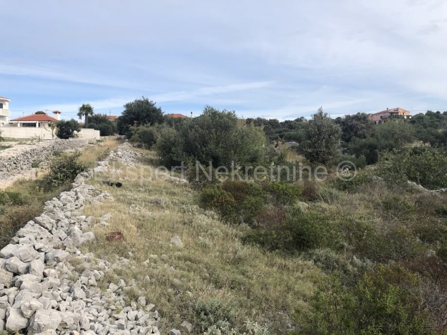 Dvornica, terreno 814m2 con permesso di costruire, 400m dal mare, vista