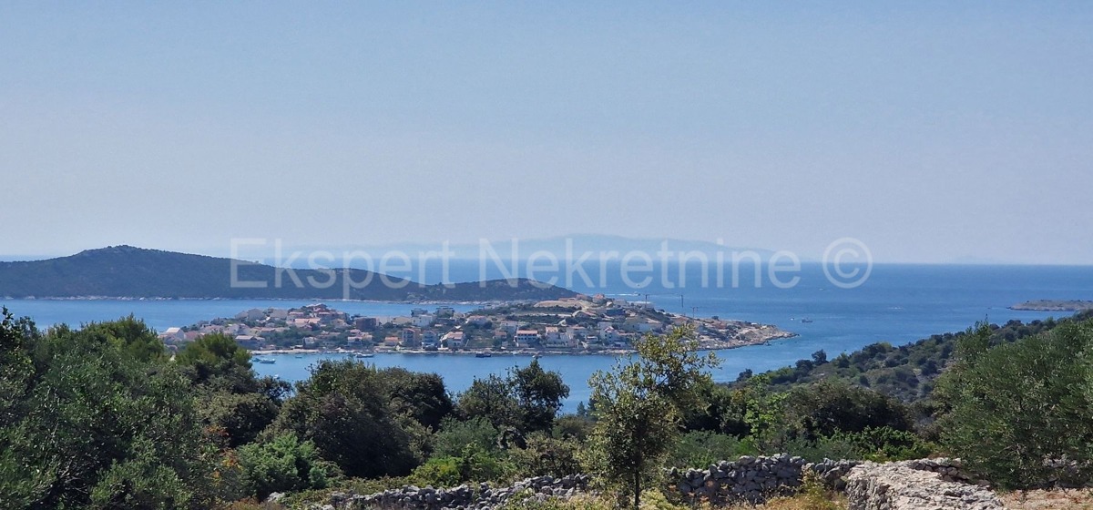 Dvornica, terreno 814m2 con permesso di costruire, 400m dal mare, vista