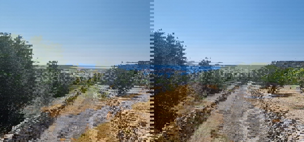 Dvornica, terreno 814m2 con permesso di costruire, 400m dal mare, vista