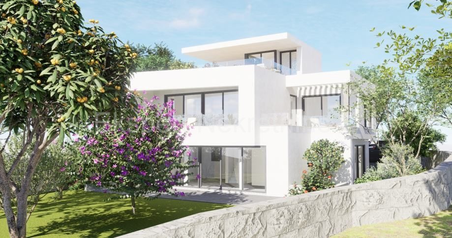 Dvornica, terreno 814m2 con permesso di costruire, 400m dal mare, vista