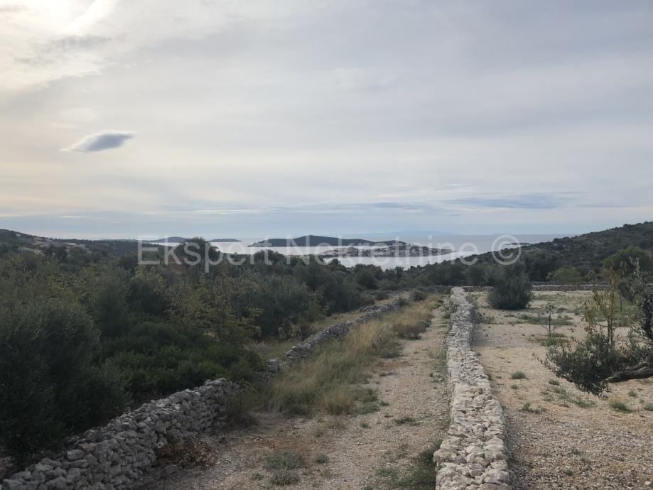 Dvornica, terreno 814m2 con permesso di costruire, 400m dal mare, vista