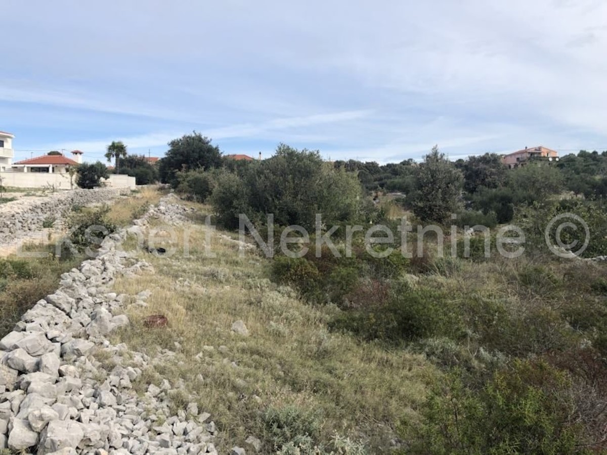 Dvornica, terreno 814m2 con permesso di costruire, 400m dal mare, vista