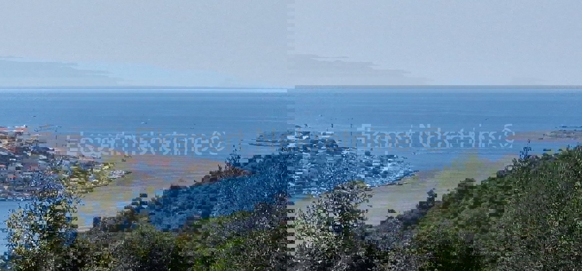 Dvornica, terreno 814m2 con permesso di costruire, 400m dal mare, vista