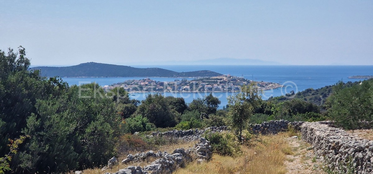 Dvornica, terreno 814m2 con permesso di costruire, 400m dal mare, vista