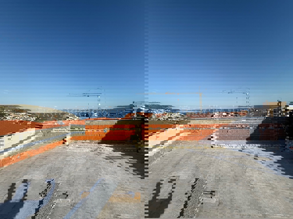 Čiovo,Okrug G., appartamento di 2 locali 64,6 m2 al primo piano di una nuova costruzione, esterno PM