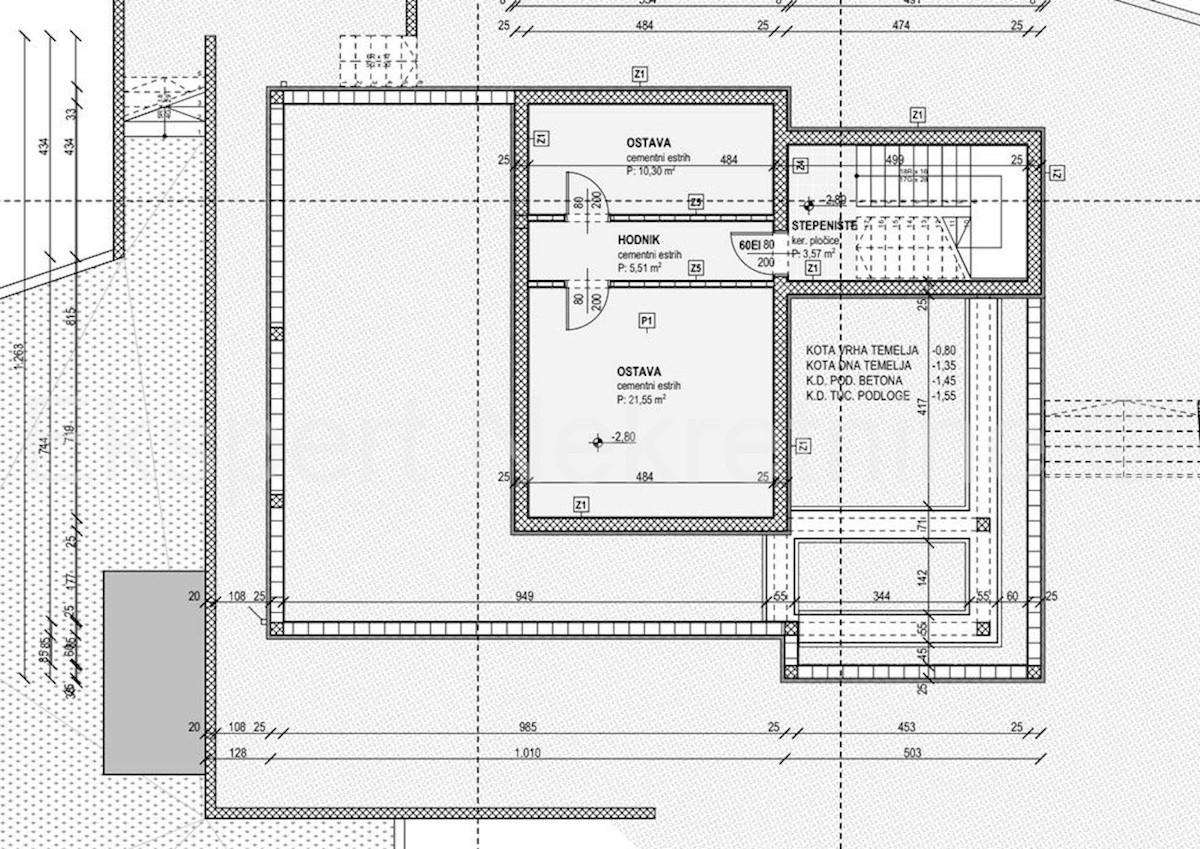 Rogoznica, palazzina di 449 m2, con 3 appartamenti di 124 m2, piscina, Novograd.