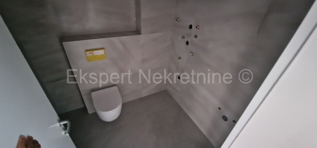 Čiovo, Okrug Gornji, bilocale 73 m2 + terrazza sul tetto 74 m2, nuova costruzione