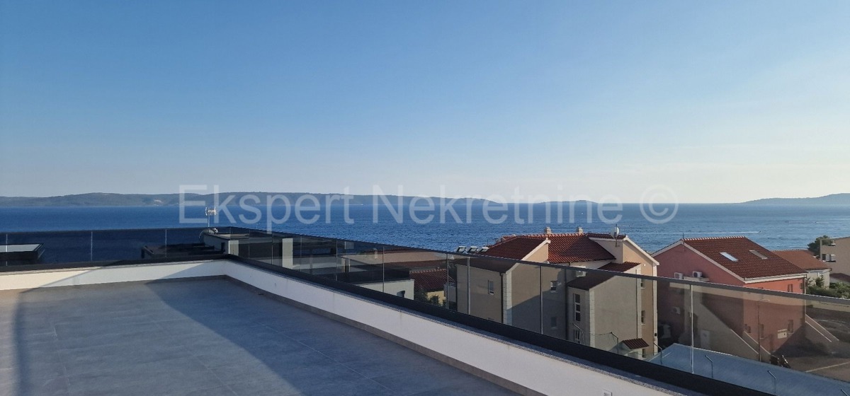 Čiovo, Okrug Gornji, bilocale 73 m2 + terrazza sul tetto 74 m2, nuova costruzione