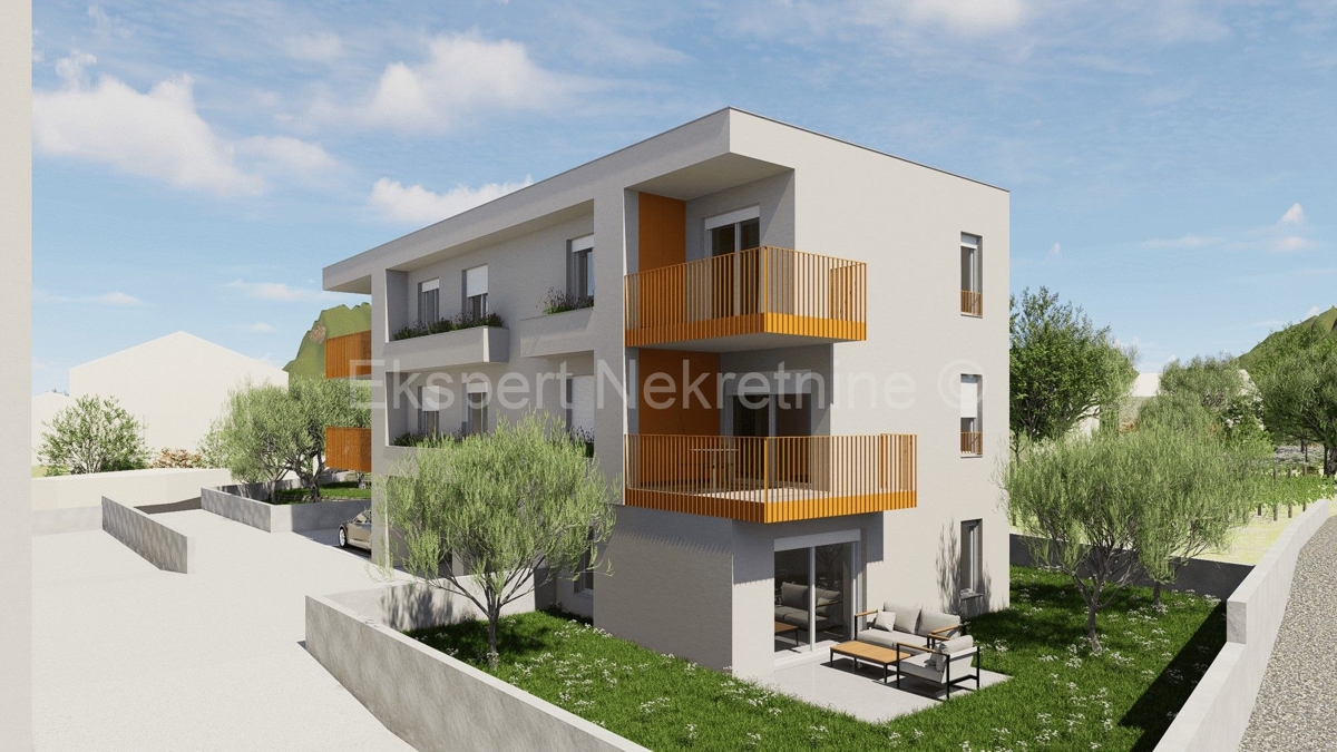 K. Kambelovac, bilocale 74 m2 con giardino, nuova costruzione, 400 m dal mare