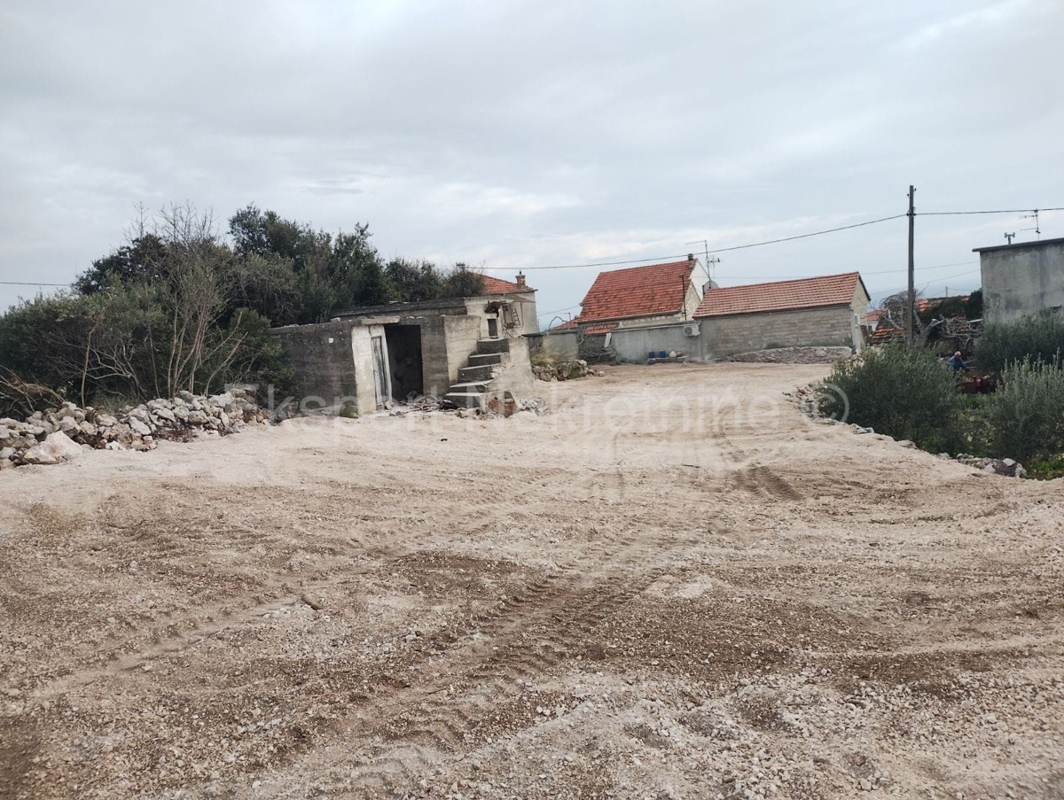 Sevid, Zaselo, terreno edificabile 2375 m2, 700 m dal mare e dalla spiaggia