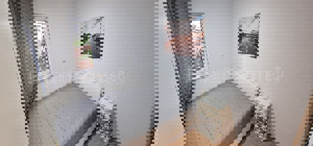 Čiovo, Okrug G., above the beach, 2-bedroom apartment 60 m2, sea view,