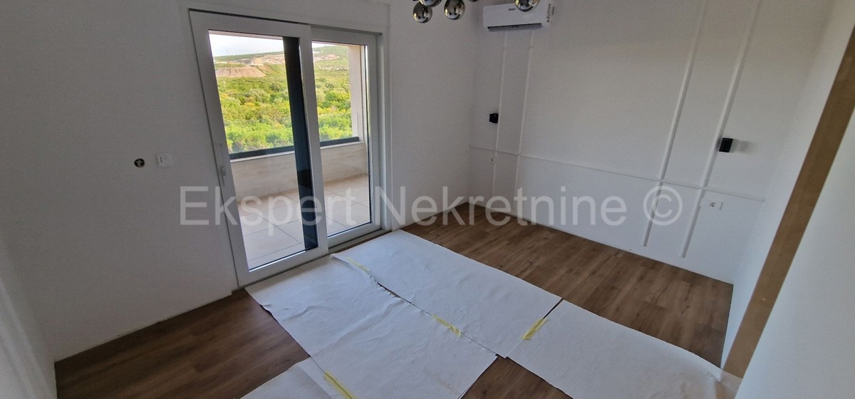 Trogir, Plano, luxury villa 318 m2, with swimming pool and summer kitchen, view