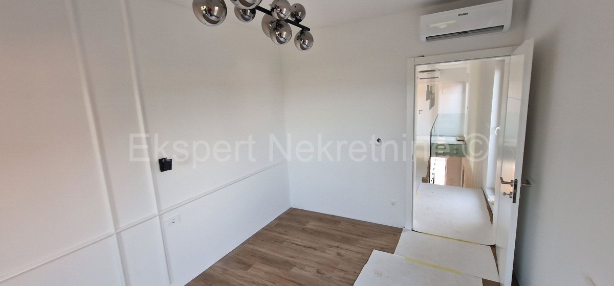 Trogir, Plano, luxury villa 318 m2, with swimming pool and summer kitchen, view