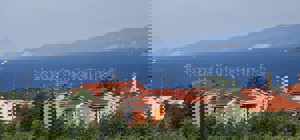 Trogir, Plano, luxury villa 318 m2, with swimming pool and summer kitchen, view