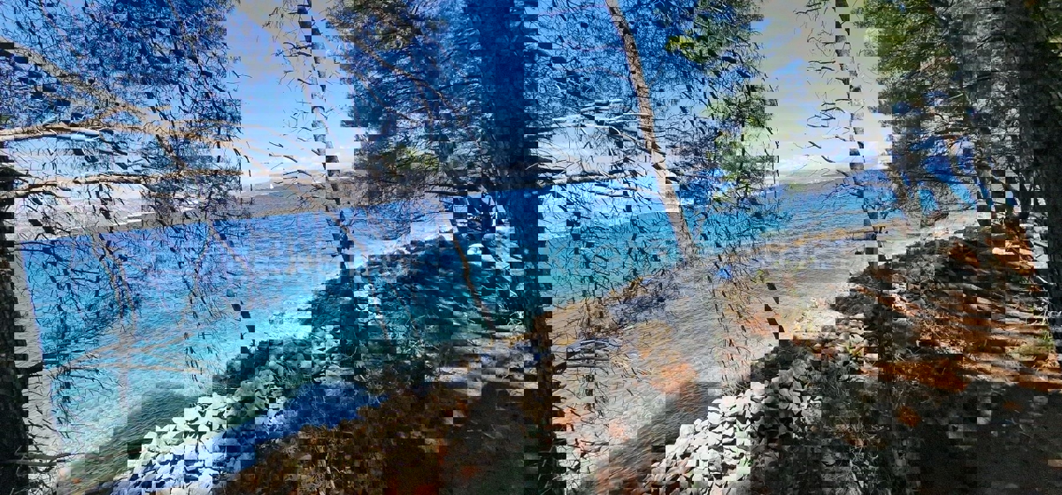 Drvenik Veli, agricultural land 1300 m2, FIRST ROW TO THE SEA!!