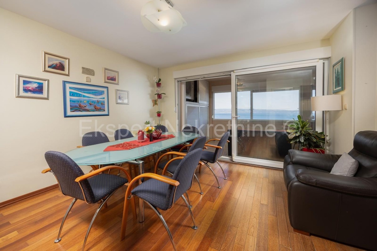 Spalato, Žnjan, appartamento con tre camere da letto 136m2 con vista mare e garage 30m2
