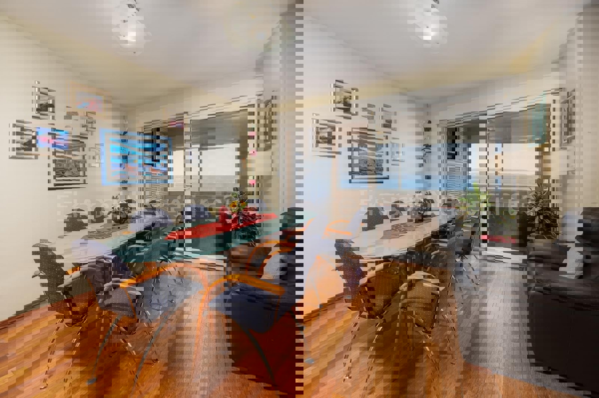 Spalato, Žnjan, appartamento con tre camere da letto 136m2 con vista mare e garage 30m2