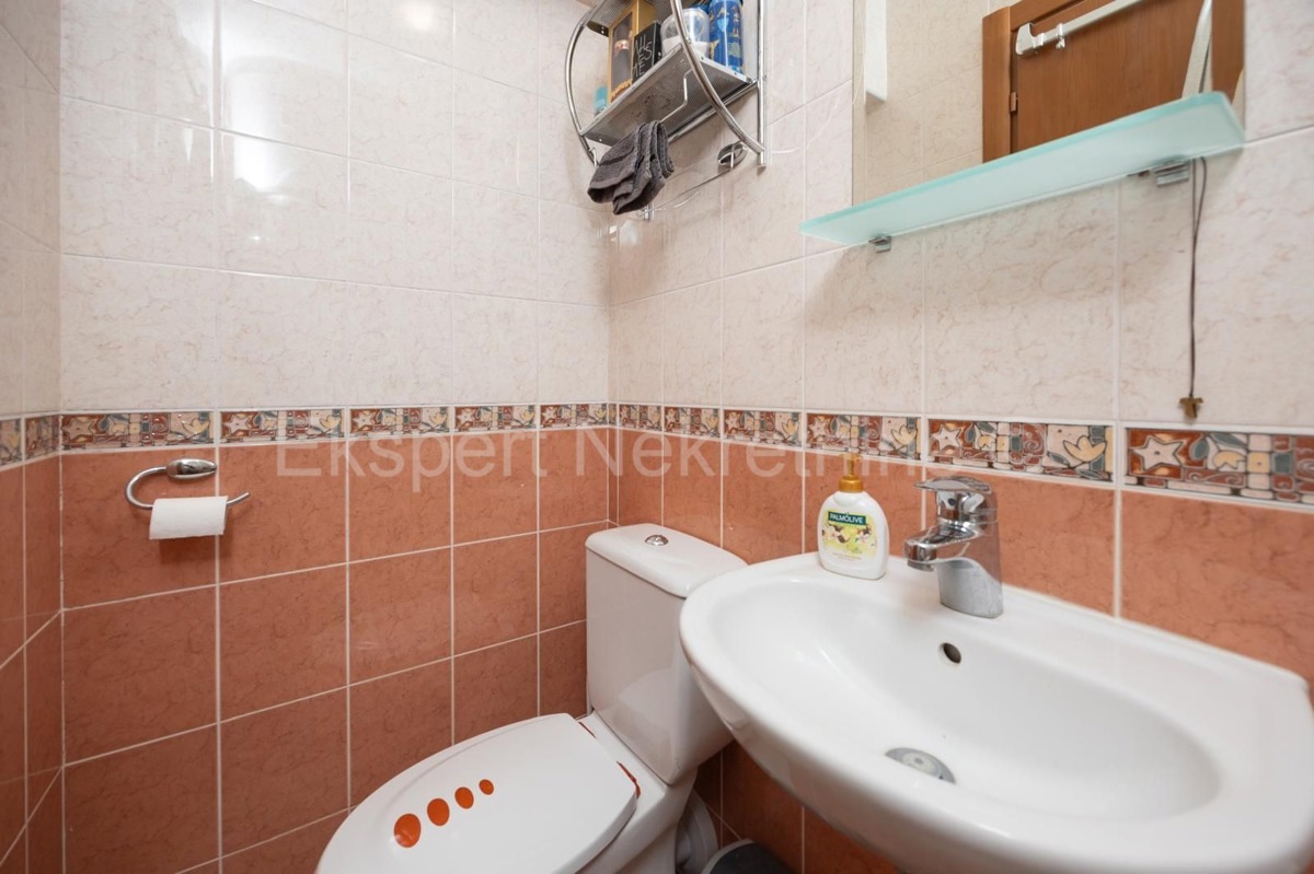 Spalato, Žnjan, appartamento con tre camere da letto 136m2 con vista mare e garage 30m2