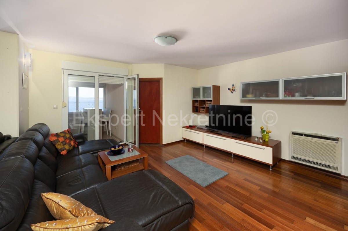 Spalato, Žnjan, appartamento con tre camere da letto 136m2 con vista mare e garage 30m2