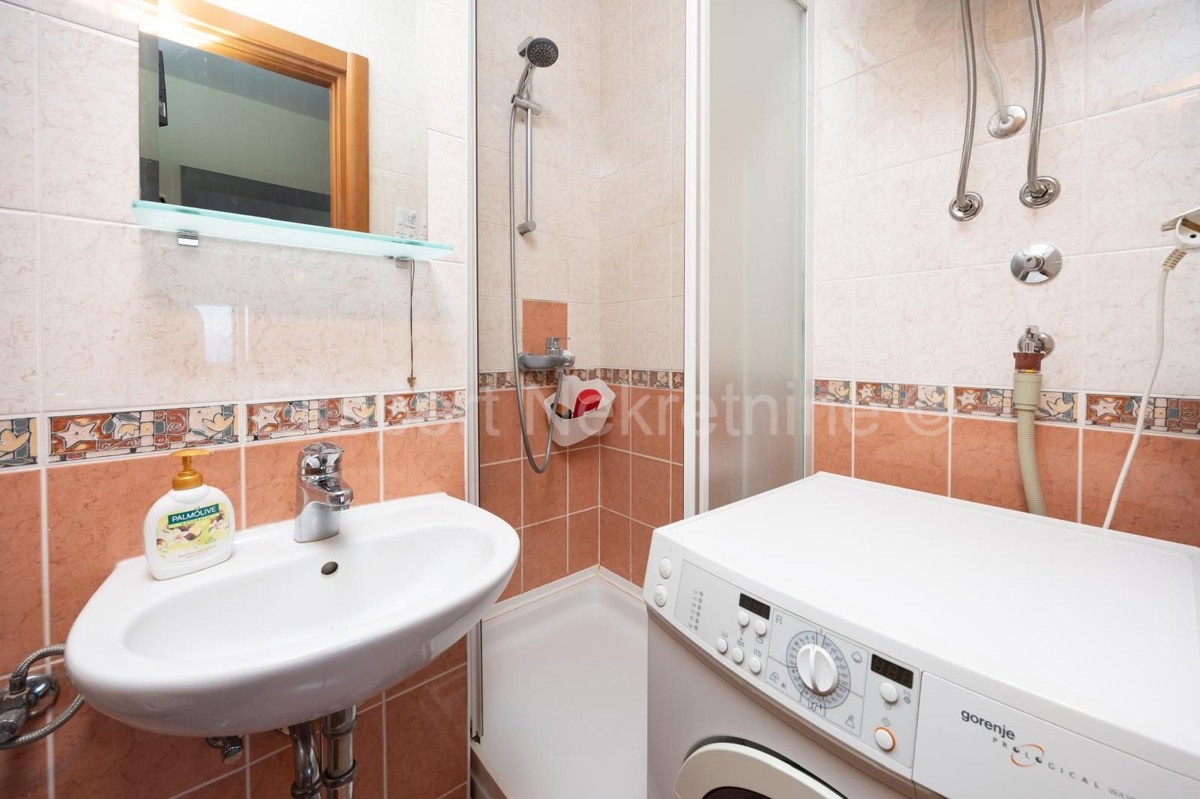 Spalato, Žnjan, appartamento con tre camere da letto 136m2 con vista mare e garage 30m2