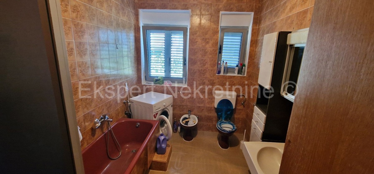 Čiovo, Okrug G. samostojna hiša 320 m2, 3 apartmaji, pogled na morje