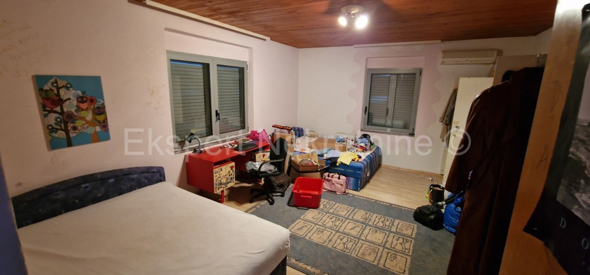 Čiovo, Okrug G. samostojna hiša 320 m2, 3 apartmaji, pogled na morje
