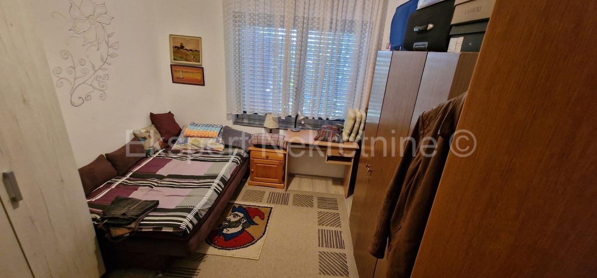 Čiovo, Okrug G. samostojna hiša 320 m2, 3 apartmaji, pogled na morje