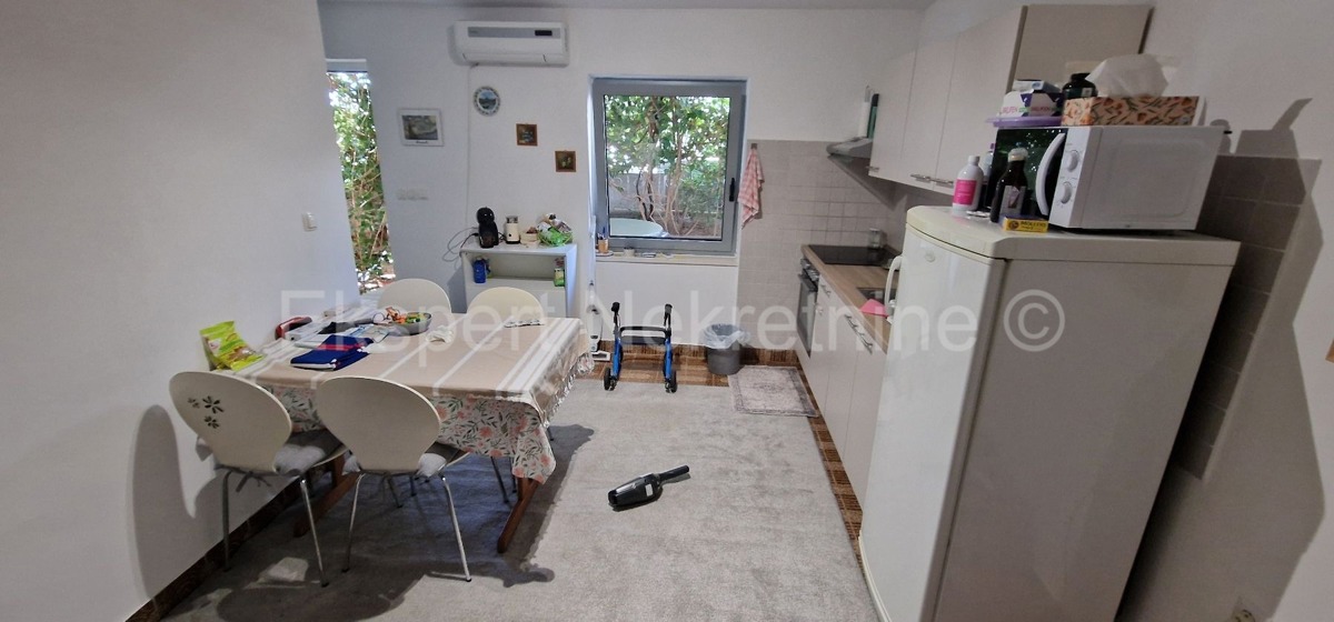 Čiovo, Okrug G. samostojna hiša 320 m2, 3 apartmaji, pogled na morje