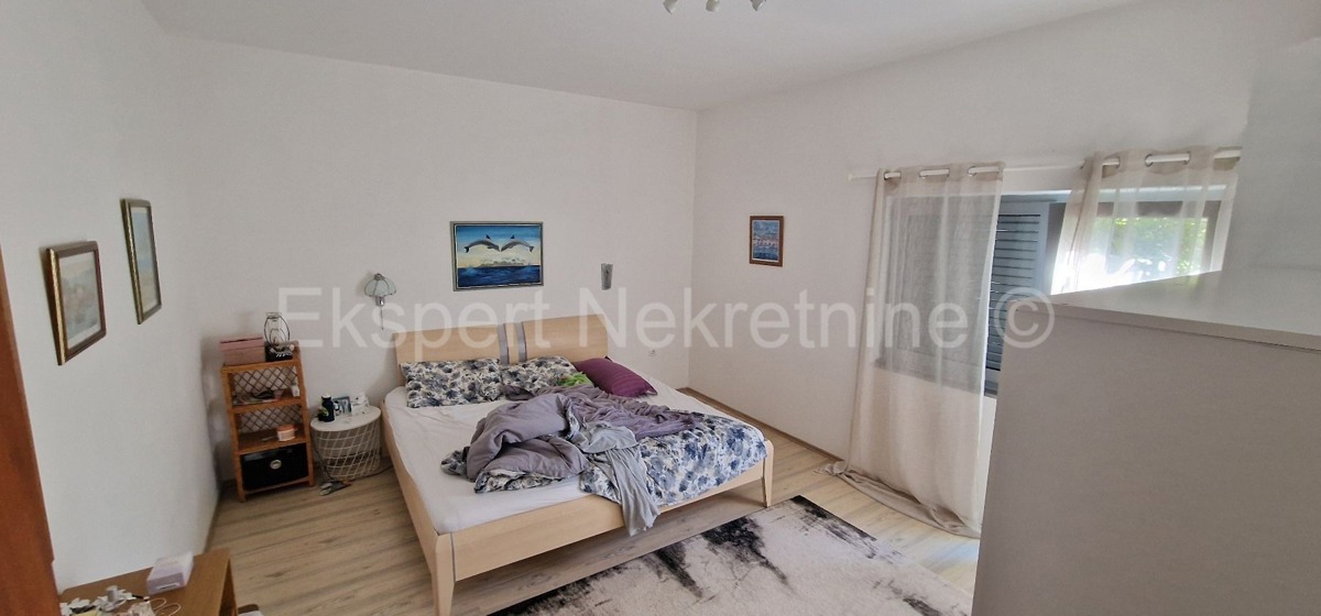 Čiovo, Okrug G. samostojna hiša 320 m2, 3 apartmaji, pogled na morje