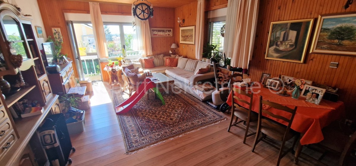 Čiovo, Okrug G. samostojna hiša 320 m2, 3 apartmaji, pogled na morje