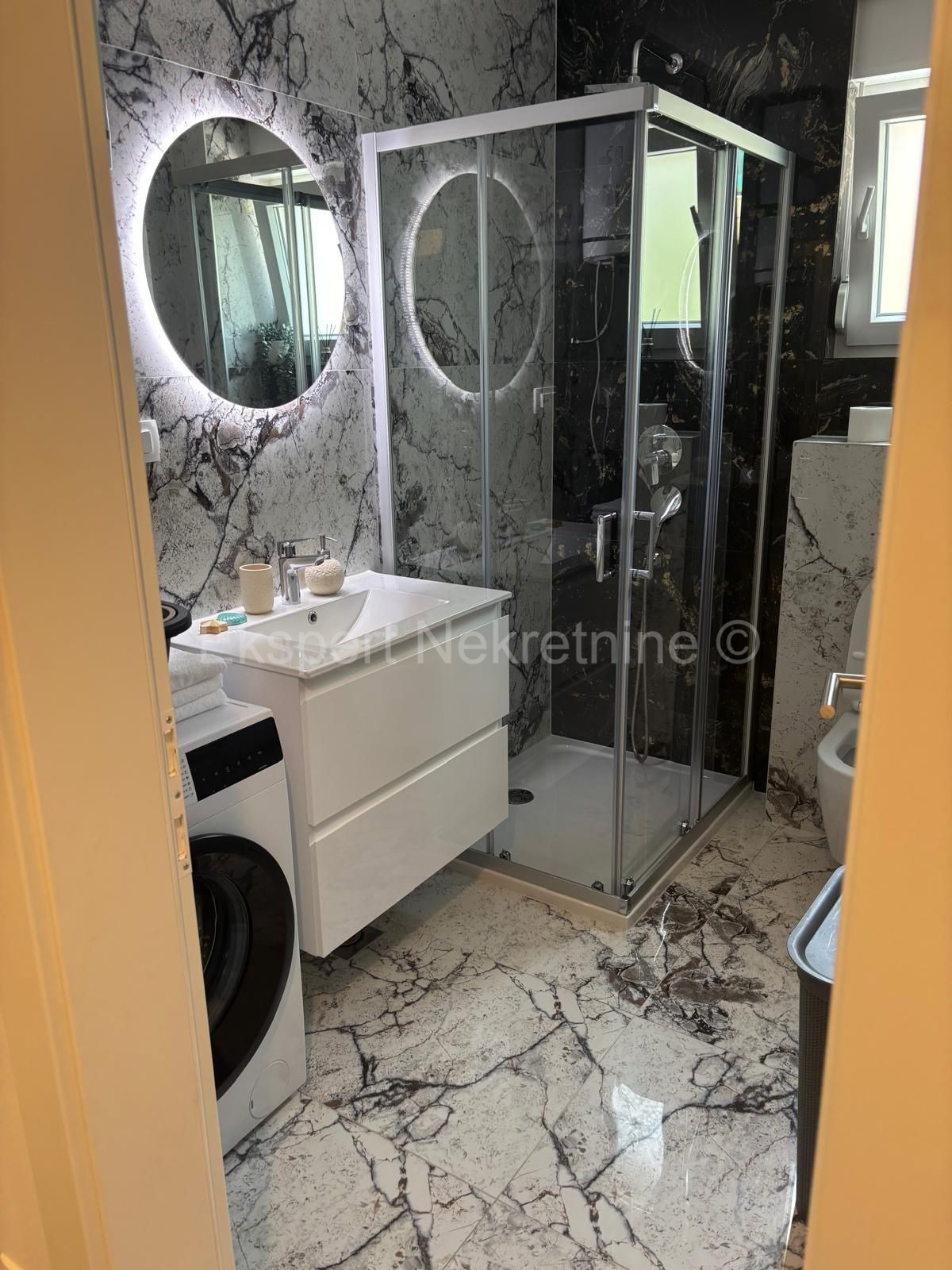 Kaštel Štafilić, appartamento bilocale 53,2m2 con giardino 100m2 e posto auto