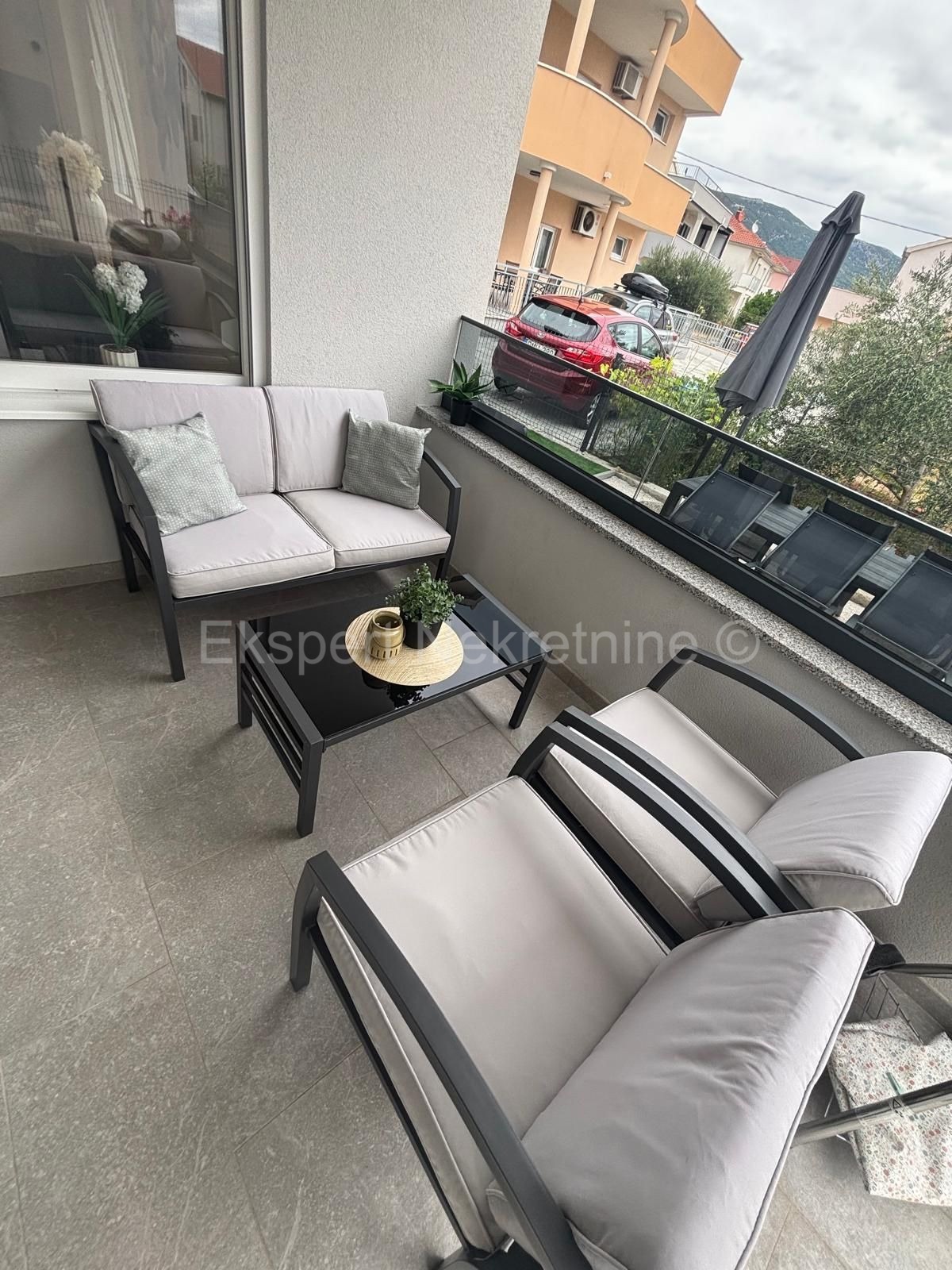 Kaštel Štafilić, appartamento bilocale 53,2m2 con giardino 100m2 e posto auto