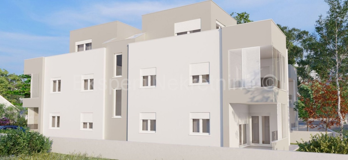 Kaštel Štafilić, appartamento bilocale 53,2m2 con giardino 100m2 e posto auto